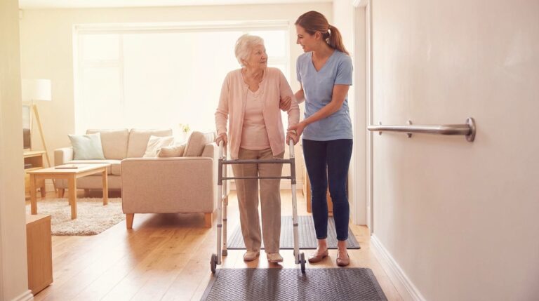 Como evitar acidentes domésticos com idosos